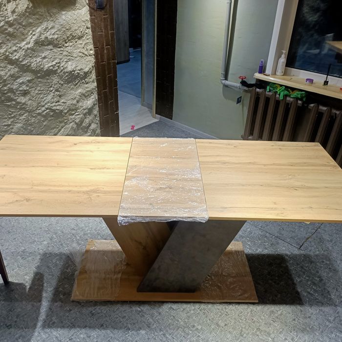 Продается стол новый