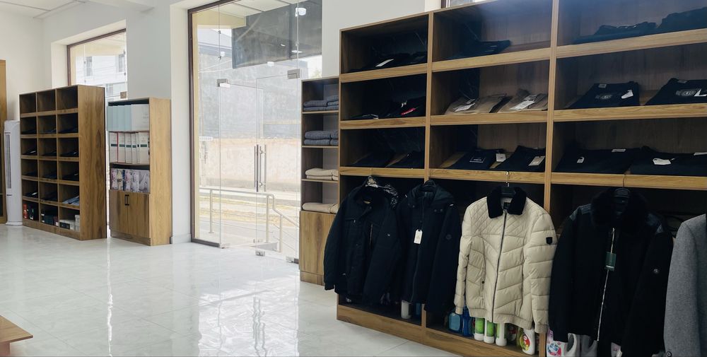 Полки для магазина одежды