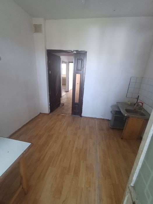 Продаётся квартира. Сергели 5 3/3/9. ( 85кв.)+лифтовая,