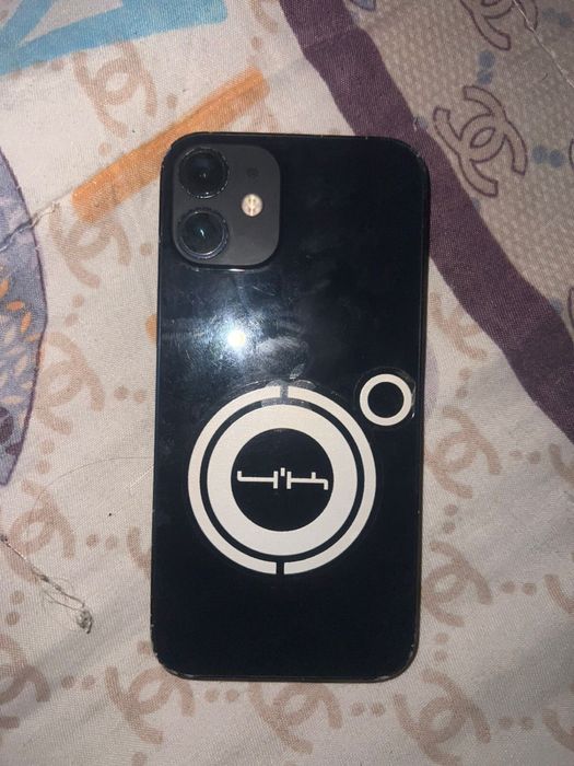 iphone 12 mini разбит экран но работает четко