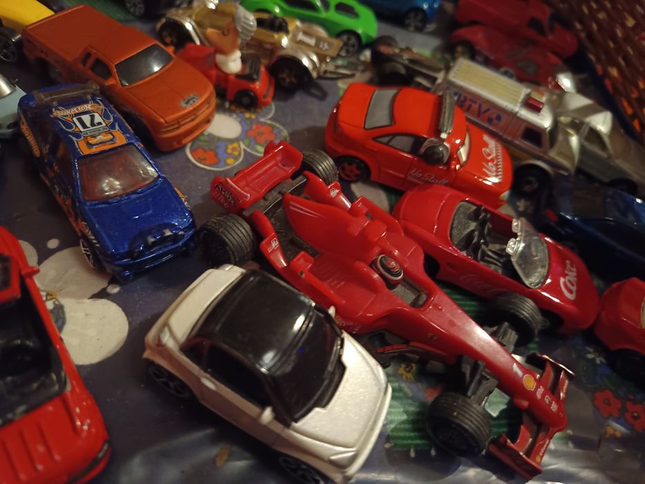 Разпродажба на колекция от колички различни видове