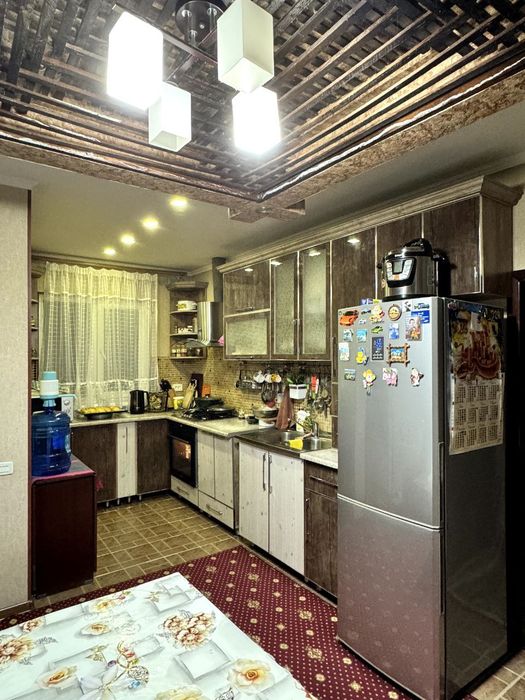 4 Хонали Ховли сотилади