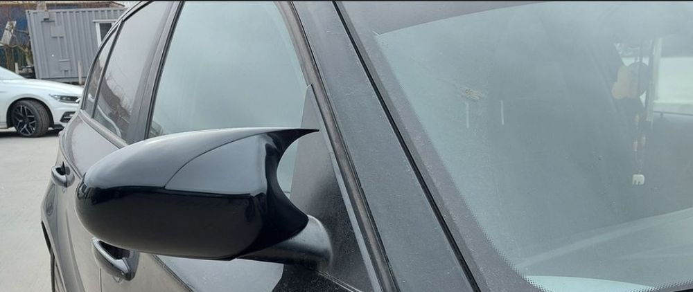 Capace oglinzi BMW Seria 1 E87 model Batman Negru Lucios