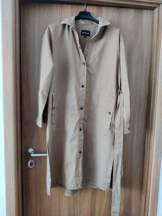 Trench/ Rochie maro Stradivarius M (oversized) - Transport Gratuit