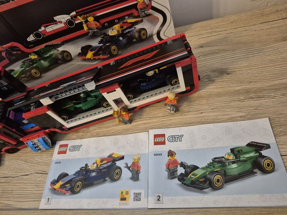 LEGO 60445  City - Camion F1 cu masinile F1 RB20 si AMR24 (60445)