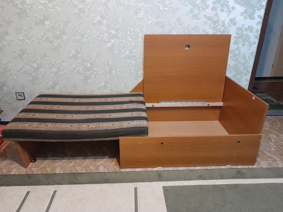 Продам кровать раздвижную