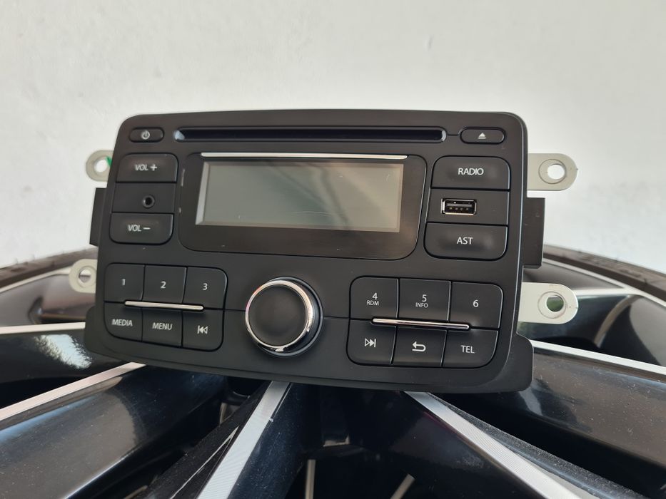 Sistem multimedia originala Renault  / Dacia  Radio CD, USB, Bluetooth
