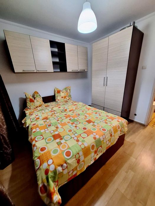 Inchiriere apartament cu 3 camere sector 4