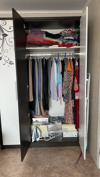 Продам шкаф белый