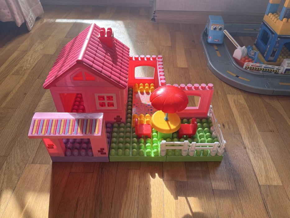 Конструктори- къща и полицейски участък и ферма