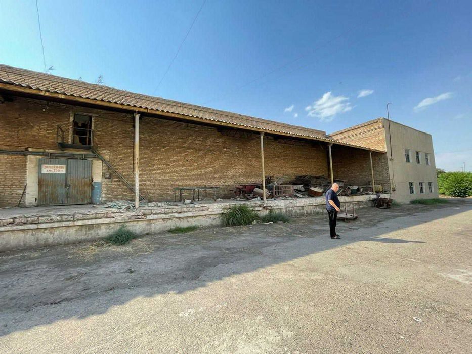 Продаётся 1 га производственная база