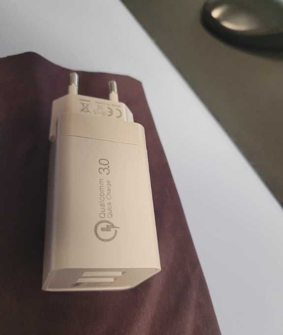 Зарядно устройство 18W - Qualcomm 3.0 функция за бързо зареждане