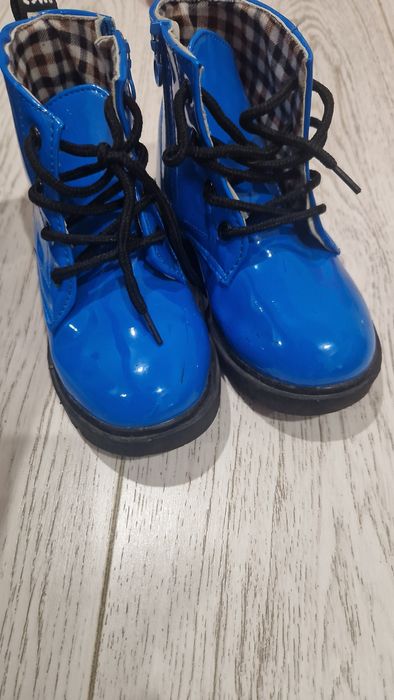 Продам ботинки на девочку