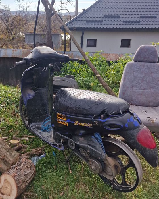Vând scuter 49 cc