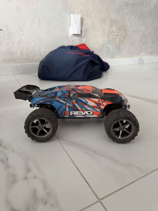 e revo 1/16 traxxas