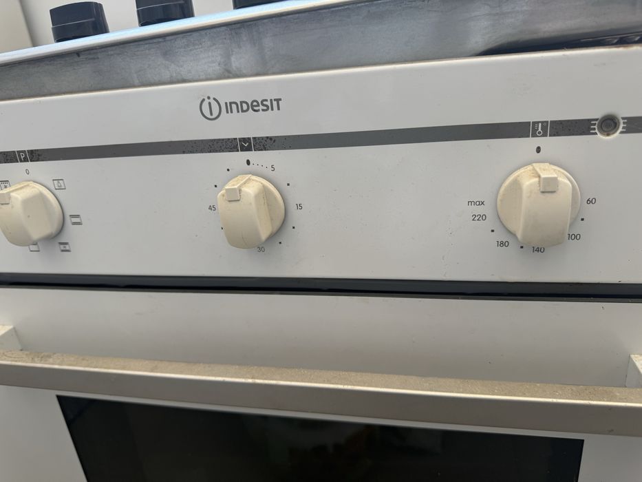 Продам встраиваемый духовой шкаф ( духовка)