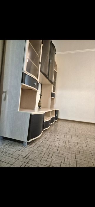 Диван и стенка с двумя шкафами