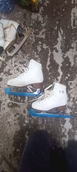 Продам коньки 35 и 36 размер