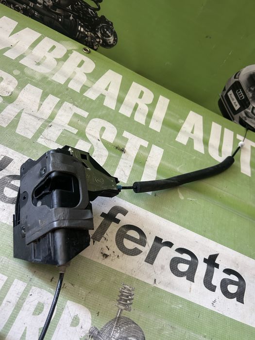 Broască ușă dreapta față Range Rover Velar