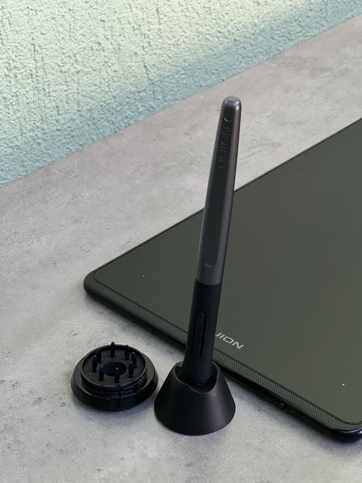 Tabletă grafică Huion H905P – stare impecabilă