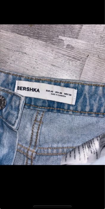 Blugi cu sclipici bershka