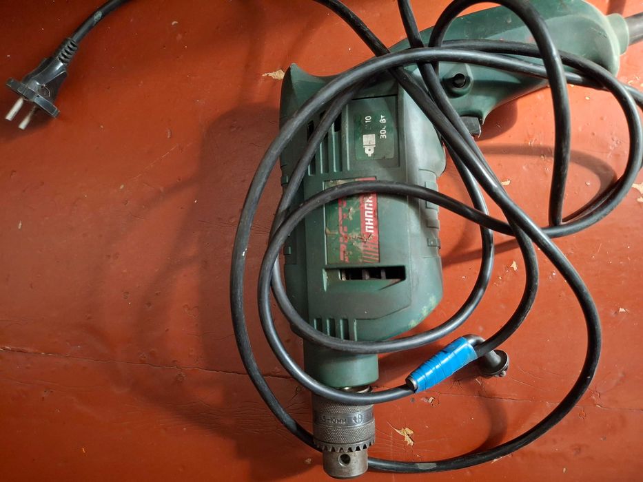 Продам перфораторы б/у, плиткорез б/у 16×60 см размер, фляга б/у