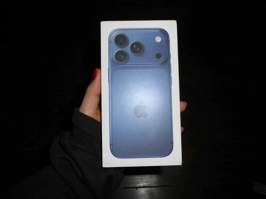 iPhone 17 Pro Deep Blue 256GB Чисто нов - неотварян