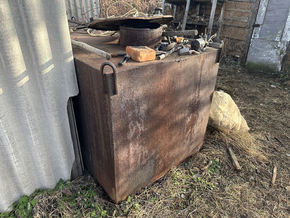 Продам емкость , три куба .