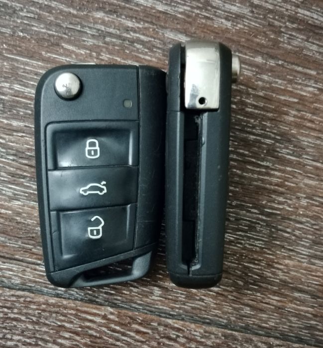 Продам корпус ключа Шкода Октавия