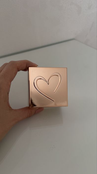 Отдам рассыпчатую пудру Beauty Creations