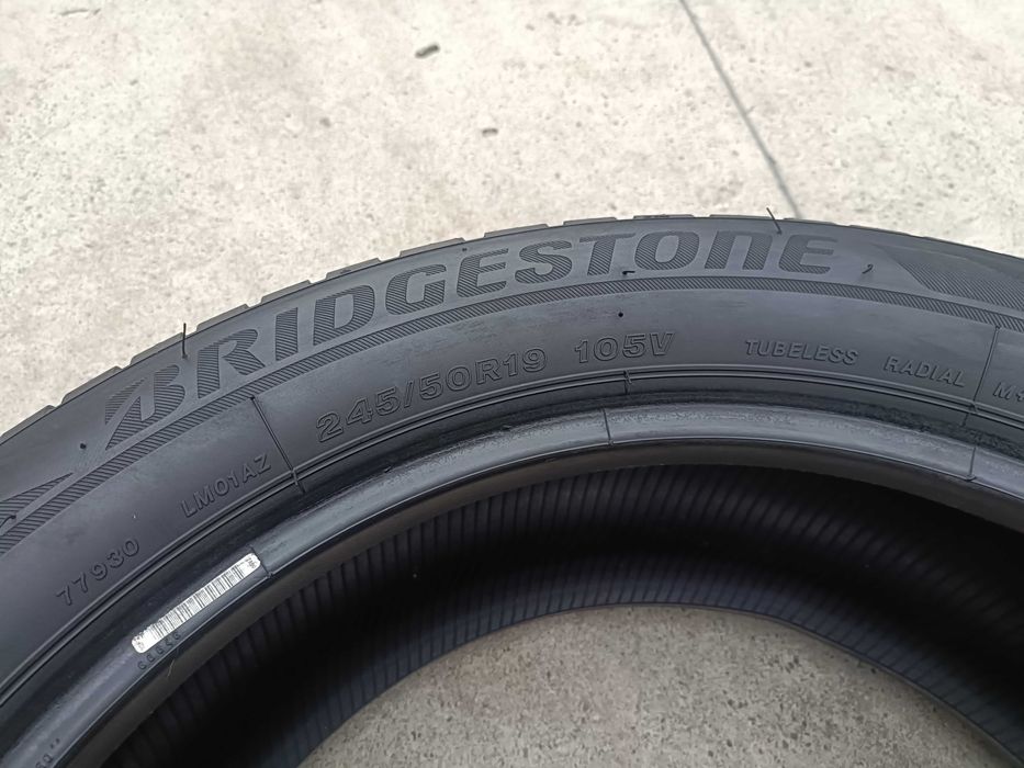 Doua anvelope iarna 245 50 19 bridgestone blizzak LM 001 run flat