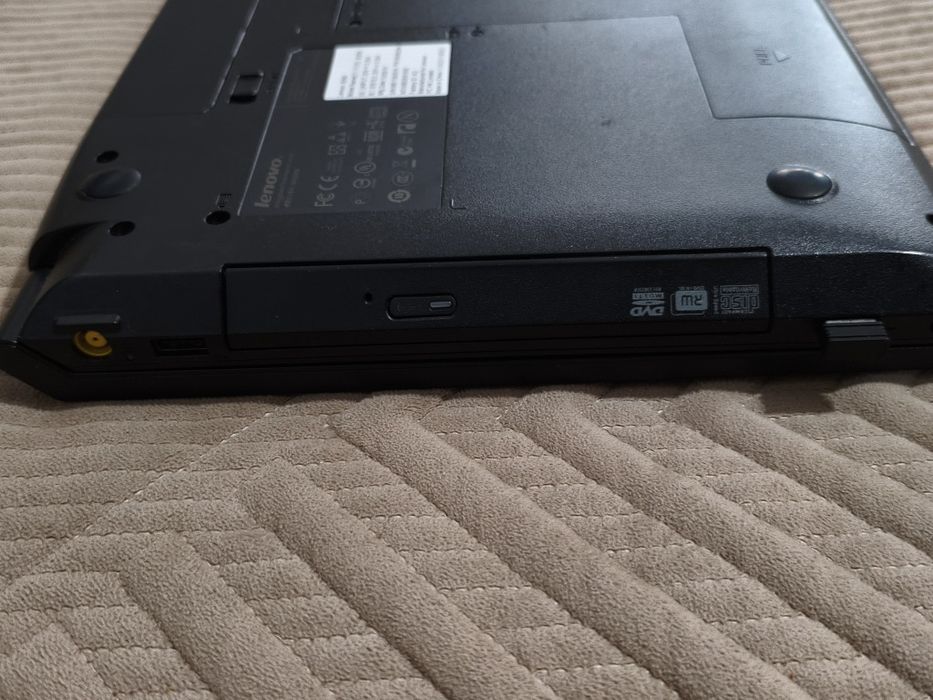 Ноутбук Lenovo B590 (модель 20206).