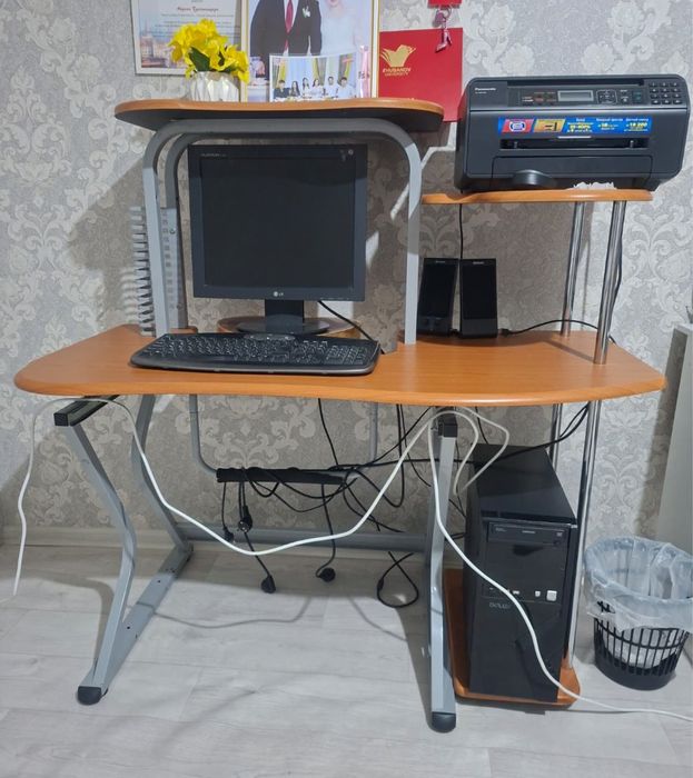 Компьютерный стол