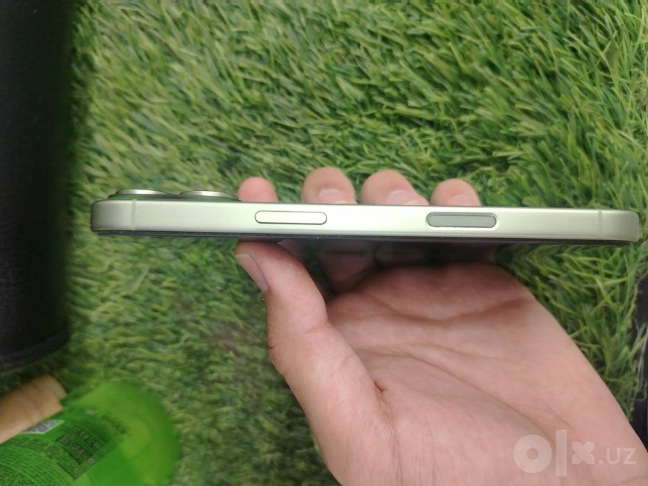 IPhone 17 grean tinniq