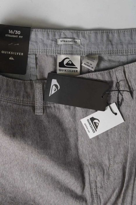 Pantaloni scurti Quiksilver mar 30 (Etnies, Element, DC, Volcom, Vans)