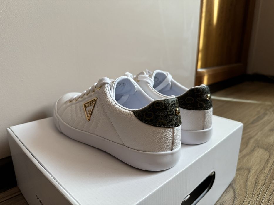 Нови дамски сникърси Guess