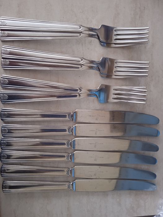 Вилици и лъжици български.