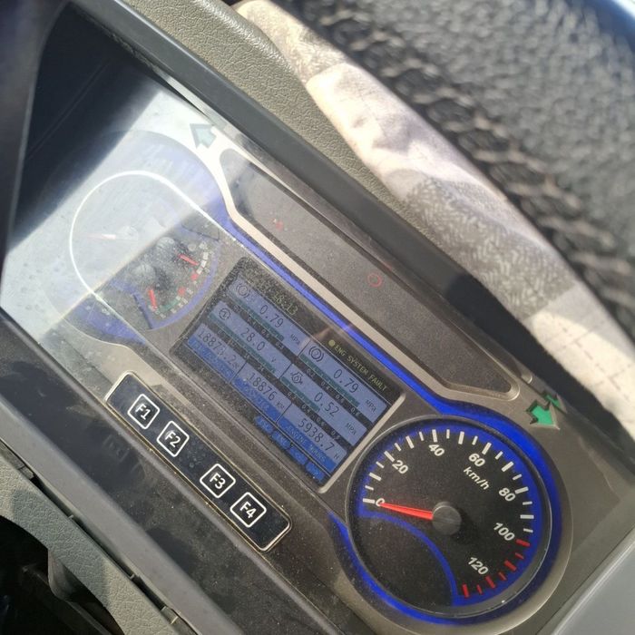 Автокран 30 Т сотилади