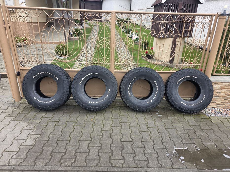 BFGoodrich  A/T 33/10.5 R15