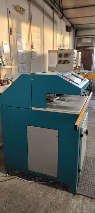 Ъглопочистваща машина за PVC Yilmaz