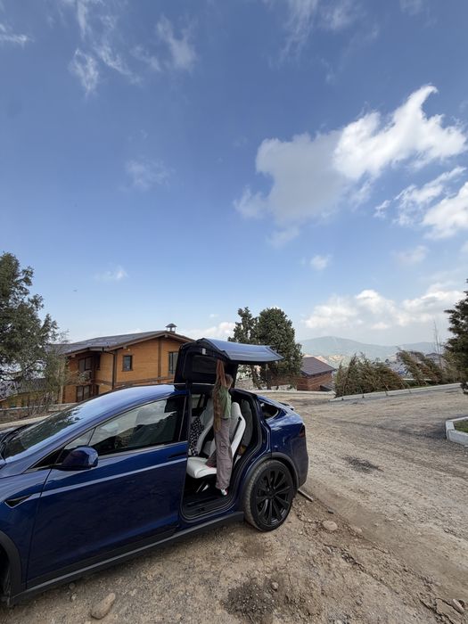 Продаётся Tesla model X plaed 1024 Л.С 2022 год выпуска .Обмен .