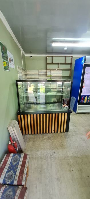 Витринные холодильник срочно
