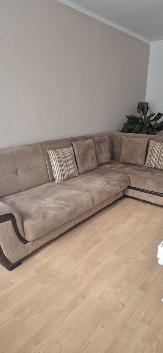 Диван ъглов голям