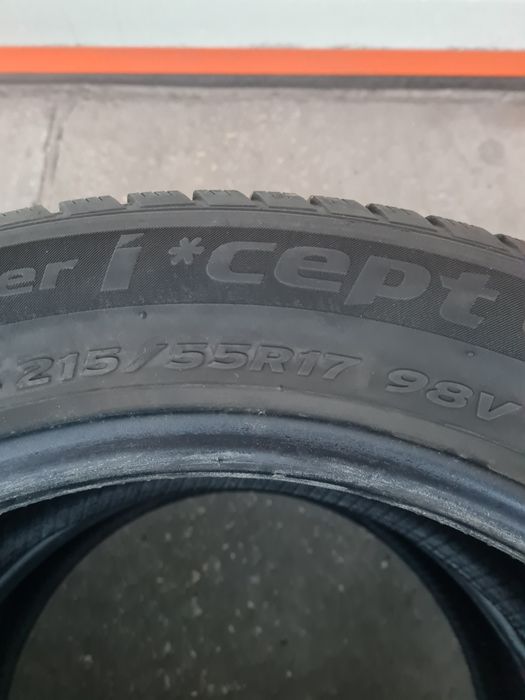 Зимни гуми 2 броя HANKOOK Winter Icept Evo2 215 55 R17 дот 3119