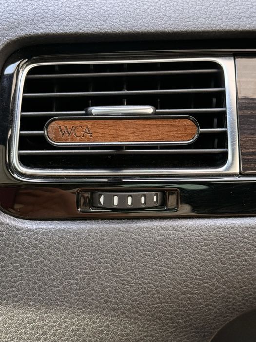 WCA Wood Car Air – Odorizant Auto Premium din Lemn | Reîncărcabil | 4 Arome La Alegere