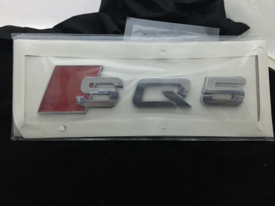 Emblema Audi SQ5 ABS spate crom/rosu