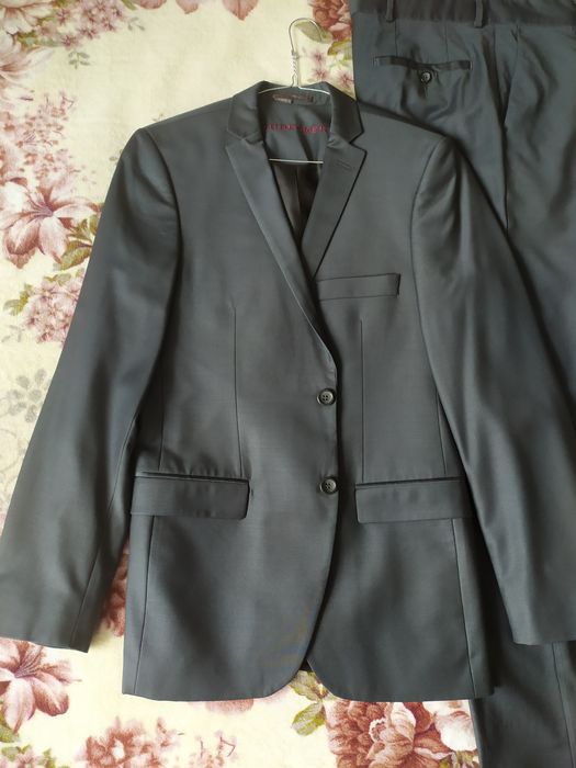 Продам мужской костюм