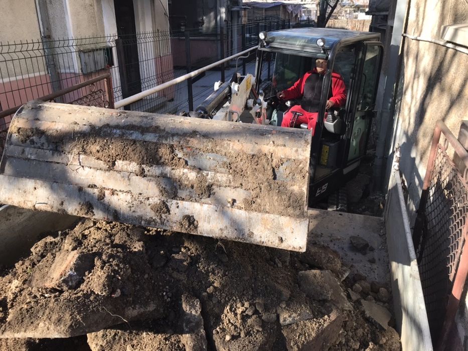 Inchiriere miniexcavator ptr fose picon  fundații excavator Bobcat