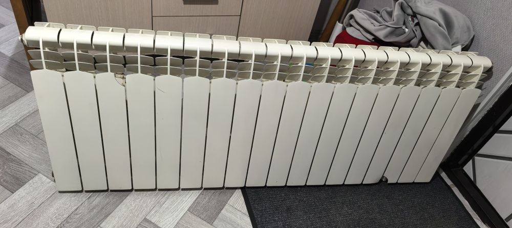 Продам батарею рабочая срочно
