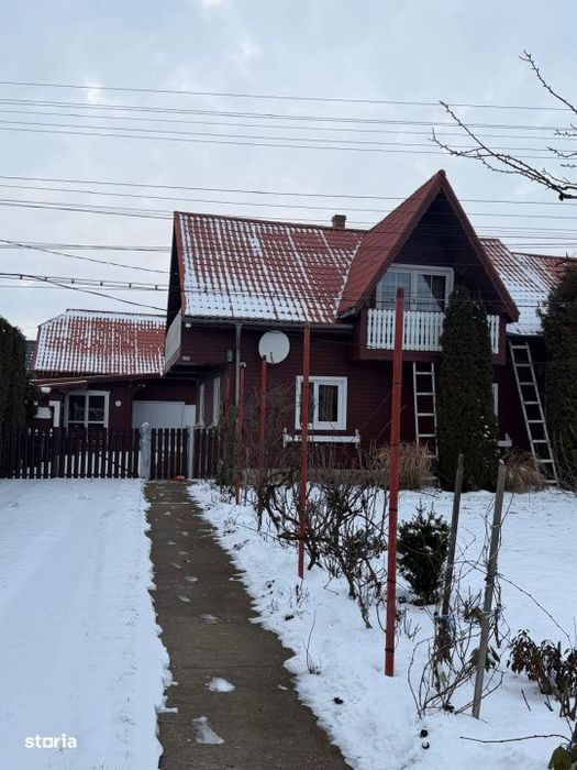 Casa  spatioasa , teren 3300 mp, Dornesti